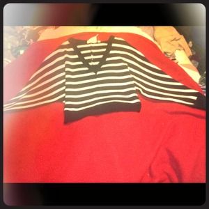 Blak and white half sweater