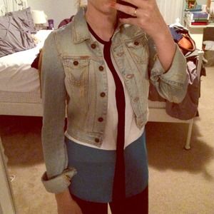 🚫SOLD Hollister distressed denim jacket