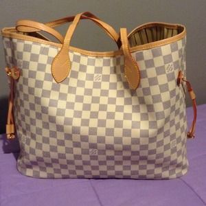 LV neverfull tote! Offers being accepted!