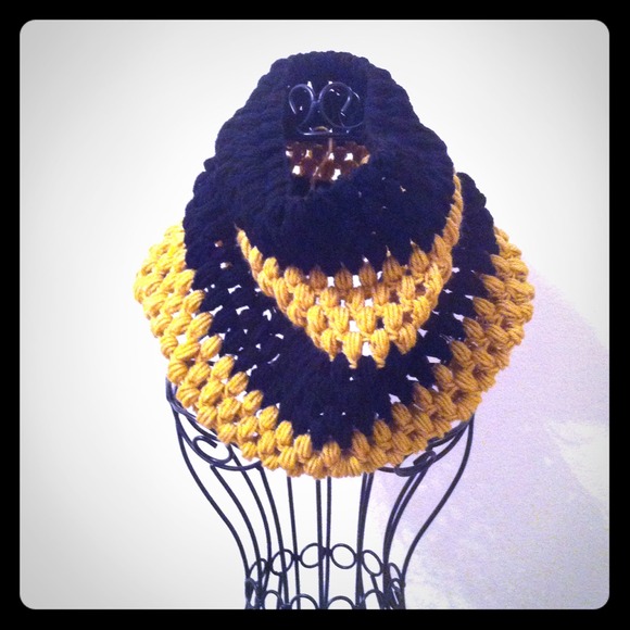 Crochet scarf