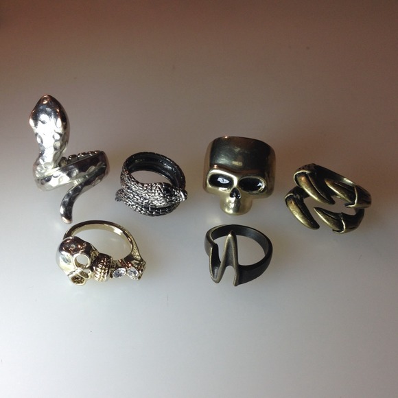 ❤️SOLD❤️Mixed Edgy Ring Bundle