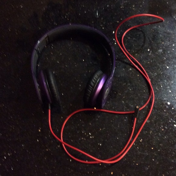 Purple Beats by Dr. Dre 🚫 SOLD 🚫 - Picture 2 of 3