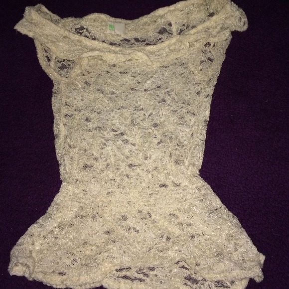 Size XS, cute see through cream lace shirt - Picture 1 of 4