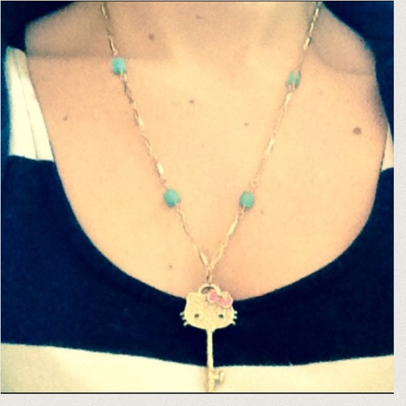 NWT Hello Kitty Rhinestone Key Necklace! - Picture 2 of 6