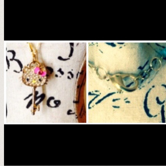 NWT Hello Kitty Rhinestone Key Necklace! - Picture 3 of 6