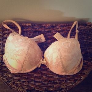 Victoria's Secret Body by Victoria Push-up Bra
