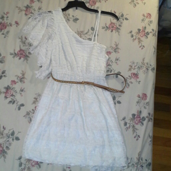 *SOLD ON VINTED*White one shoulder all lace dress
