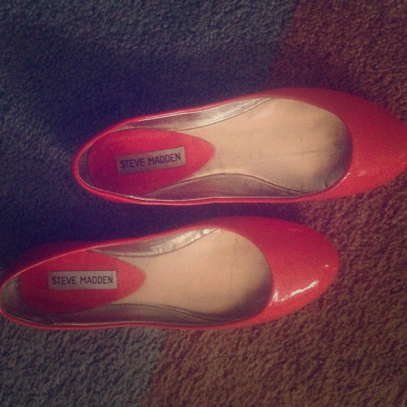 Peach orange Steve Madden flats