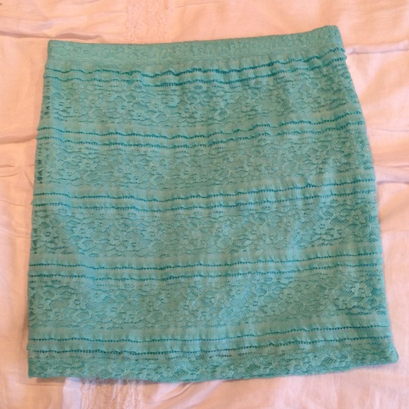 Aqua lace stretchy skirt