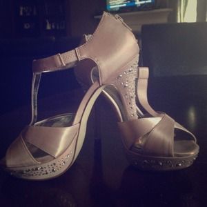 ❤️Style & Co Taupe Blingy Sandals❤️