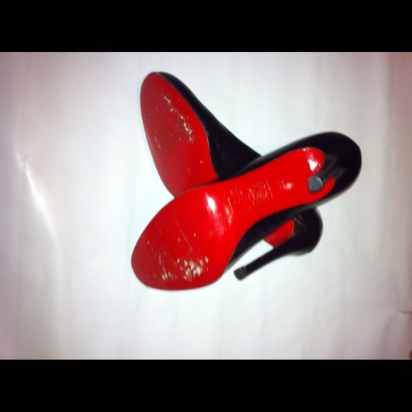 SOLDChristian Louboutin Pumps - Picture 4 of 4