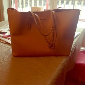 🔥Authentic MK leather tote🔥