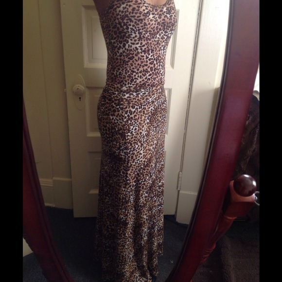 Nice leopard tank & skirt - Picture 2 of 3