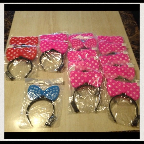 🚫RESERVE🚫 36 minnie ears @tnp1515
