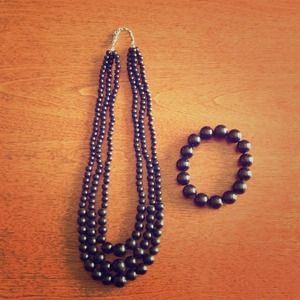 Black beaded necklace and bracelet