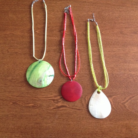 3 statement necklaces - Picture 2 of 2