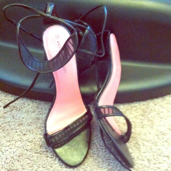 Hot Gossip Black Strappy Sandal 👠 - Picture 1 of 1