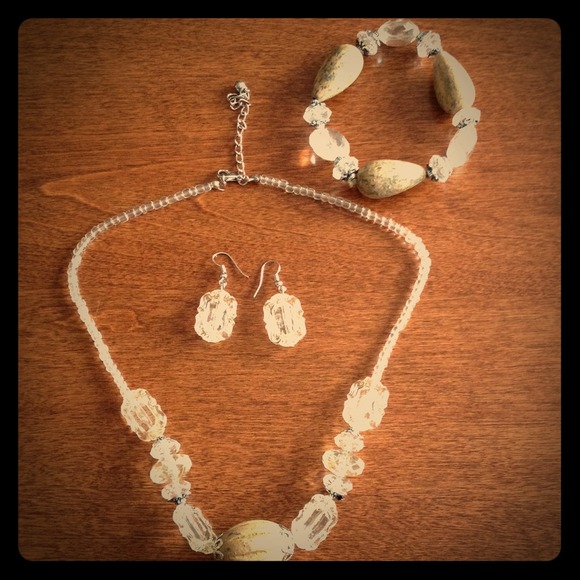 Beaded jewelry set