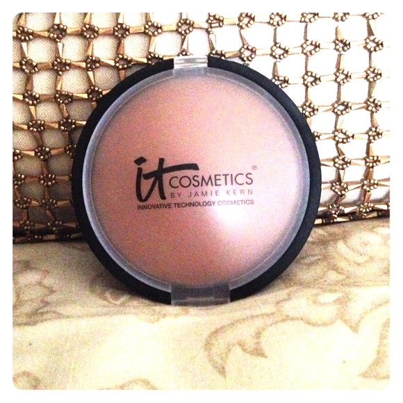 Bundle for @iwalani004 IT Bronzer & UD E/S