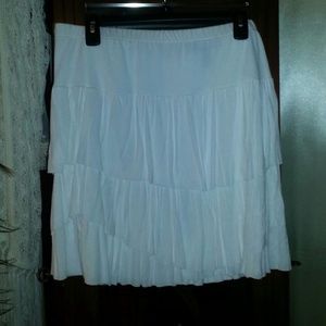 Cute White Ruffled Skirt/ NWOT