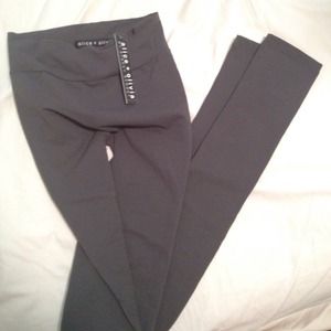 ❌On hold for @a_bx 🎀 Alice & Olivia leggings 🎀