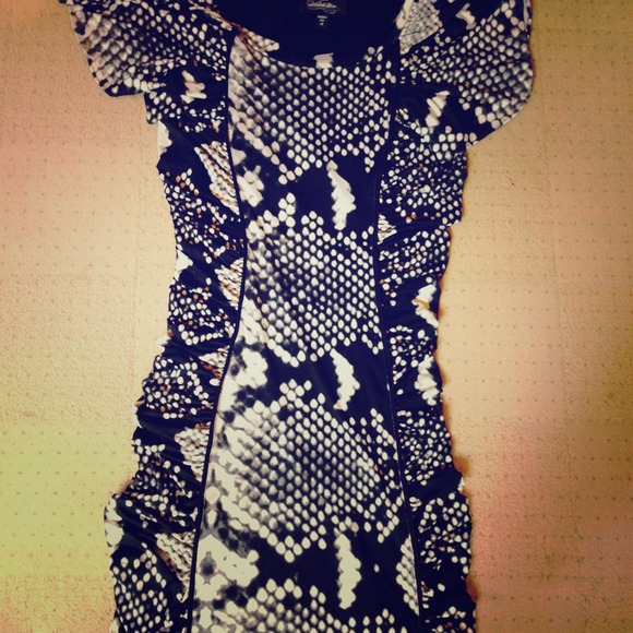 Bebe Addiction B&W Snakeskin Bodycon with ruching - Picture 1 of 4