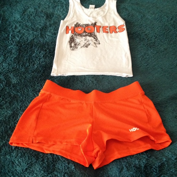 Hooters uniform