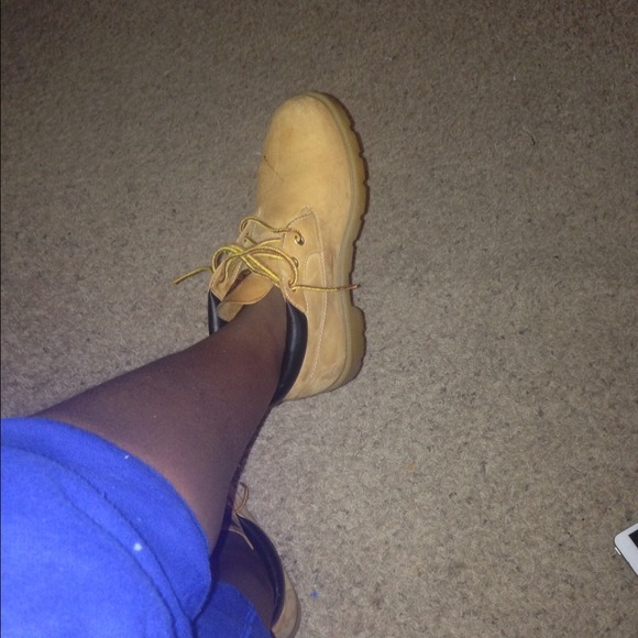 Size 6.5 in boys low top timberlands faircondition - Picture 3 of 3