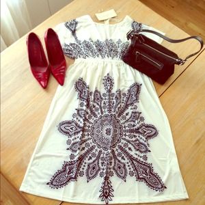 SALE‼️Beautiful Medallion Print Dress