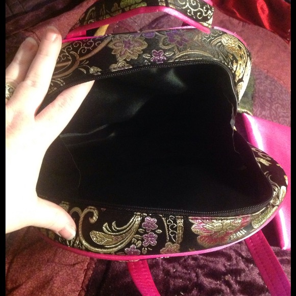 Gorgeous Asian Silk cosmetics bag set (3) NWOT - Picture 3 of 4