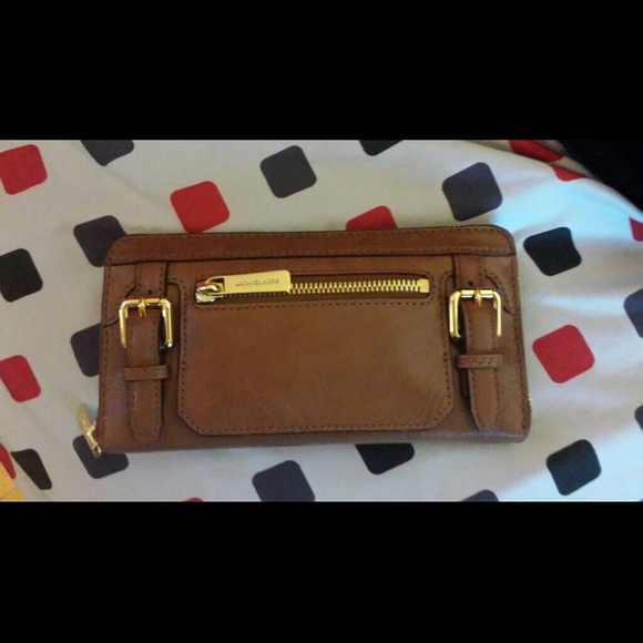 SOLD Michael Kors zip around wallet - Picture 1 of 3
