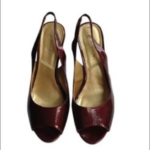 Tahari red wedges shoes