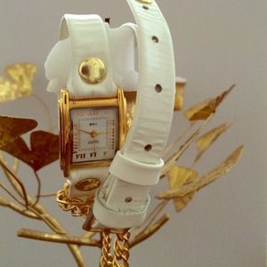 NWOT La mer white double wrap watch