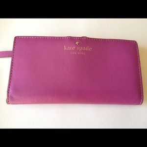 REDUCTION - Kate spade clutch wallet. Authentic.