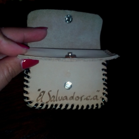 Sold in garage sale! - Picture 3 of 3