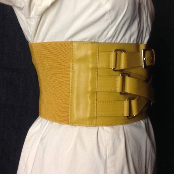 ⛔️SOLD⛔️🎉HOST PICK!🎉 Mustard Yellow Corset Belt - Picture 2 of 4
