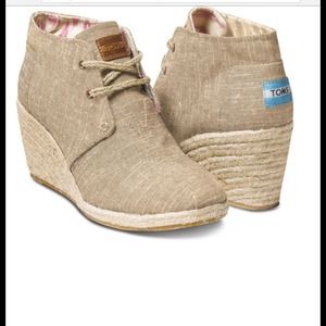 TOMS desert wedge natural burlap booties