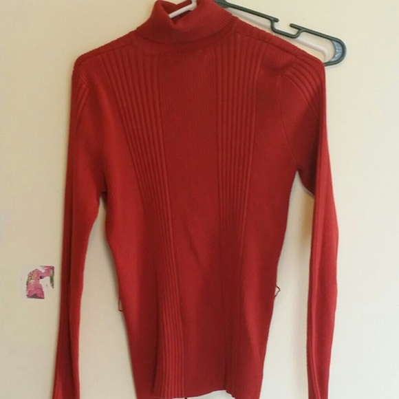 Orange turtle neck