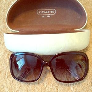💕AUTHENTIC BLACK COACH SCARLET SUNGLASSES 💕