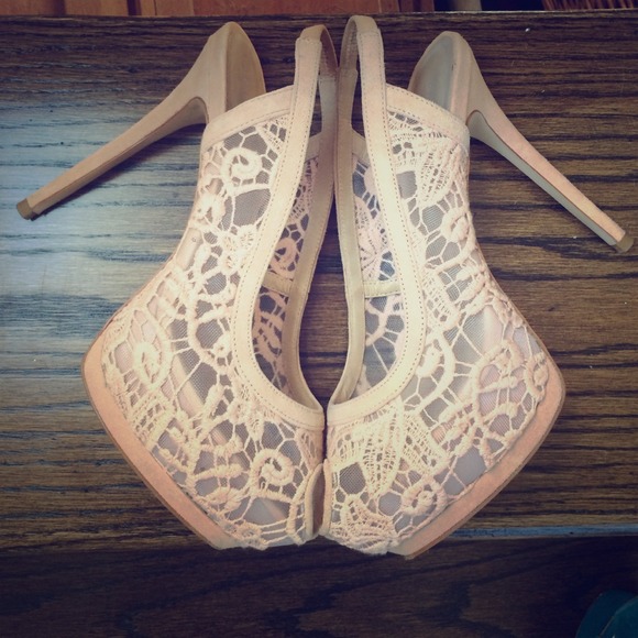 Zara Shoes - ❗️Reduced❗️Zara mesh lace peep toe heel