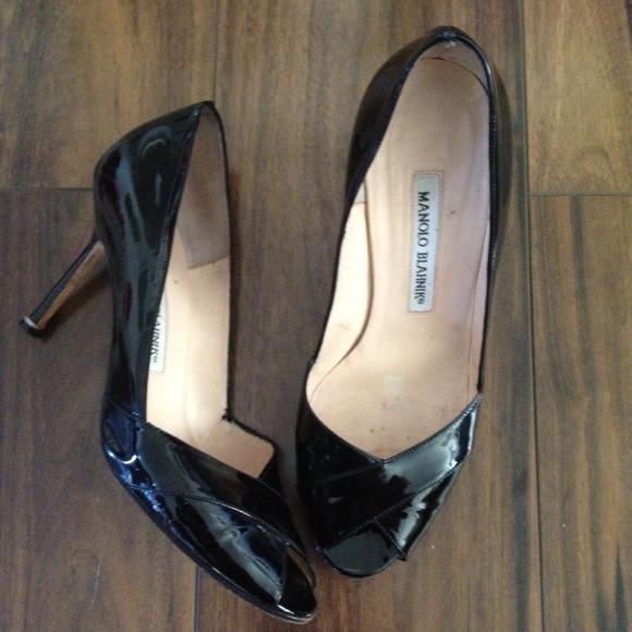 MUST HAVE item for every girls closet! Size 6.5!