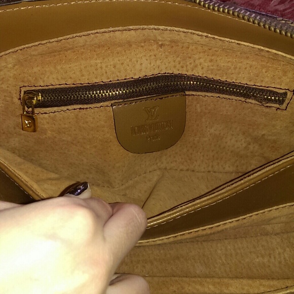 Purse - Picture 2 of 3