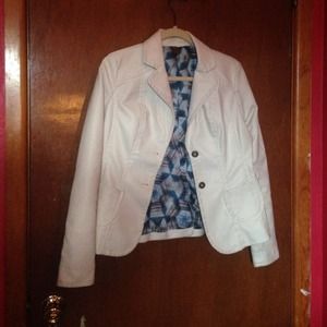 White button up jacket/blazer