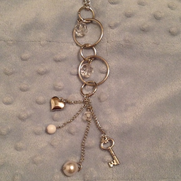 **BUNDLED** NWT silver necklace with earrings - Picture 2 of 4