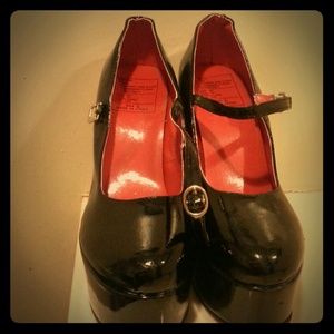 Black mary janes heels