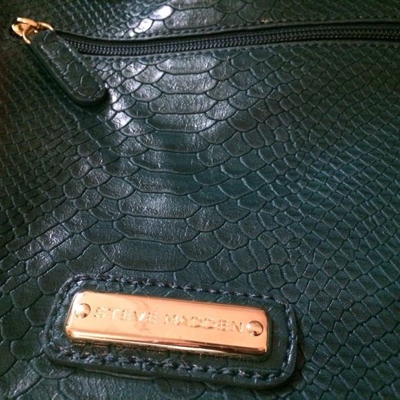 ❌BUNDLED❌ Teal Faux-Snakeskin Convertible Purse - Picture 3 of 4