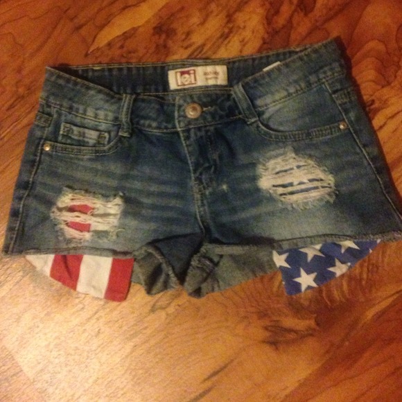 AMERICAN FLAG SHORTS