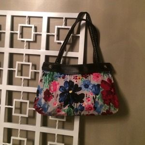 Thirty-one skirt purse with floral skirt