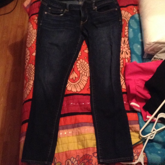 American eagle blue jeans.