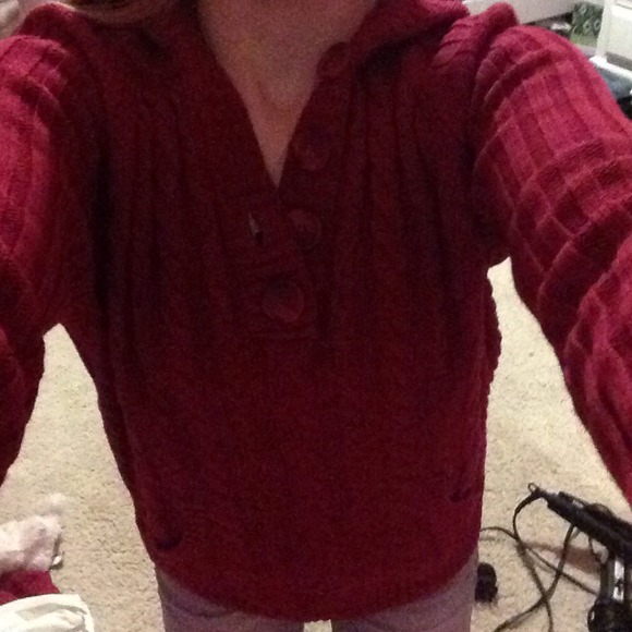 Red Williams and Sonoma sweater - Picture 2 of 3